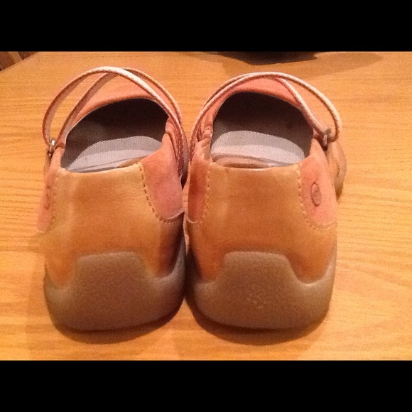 Born Suede size 7.5 Mary Jane shoes - Picture 3 of 4