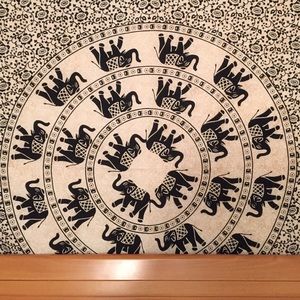 Meet your Posher, Caroline