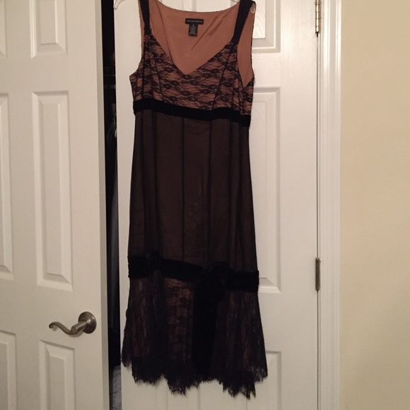 Spenser Jeremy lace and velvet midi dress