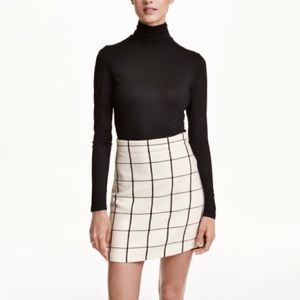 Short Skirt - White/Checkered