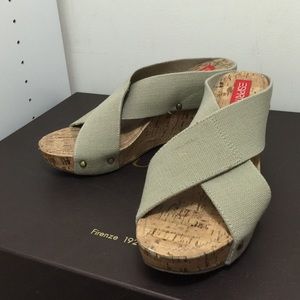 Esprit Wedges