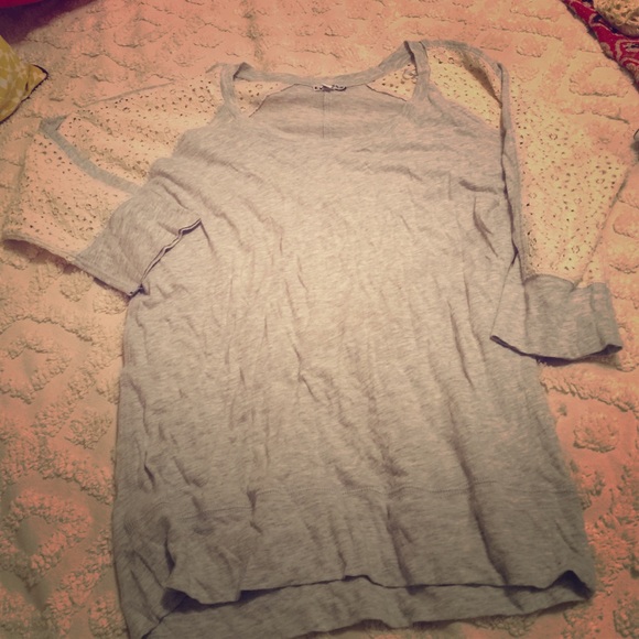 Lace arm sweatshirt