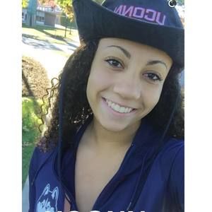 Meet your Posher, Kayla