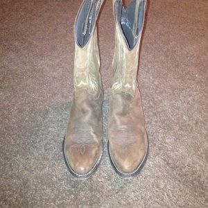 Aunthentic Justin Boots!!