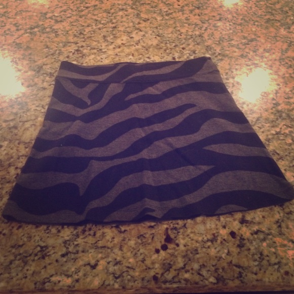 GAP girls XXL/Women's XS zebra print skirt.