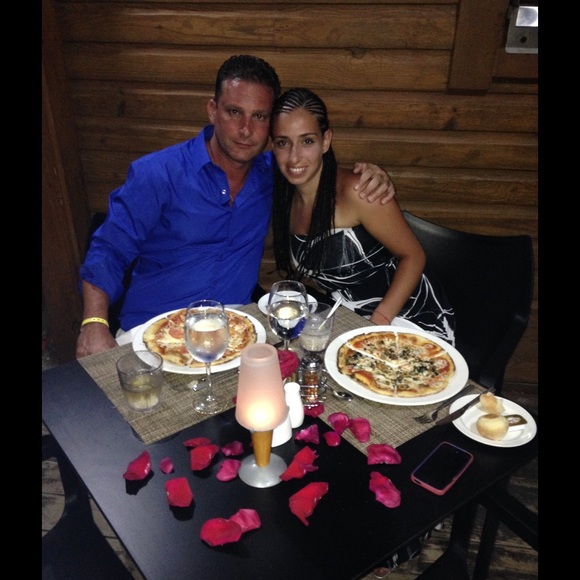 Meet your Posher, Renee - Picture 2 of 4