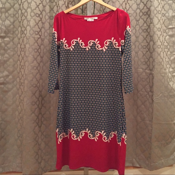 Beautiful dress by MaxStudio w/a 3/4 length sleeve