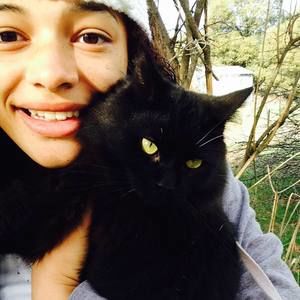 Meet your Posher, Maya