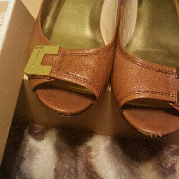 Michael Kors, Leather Beverly demi wedge size 8.5 - Picture 4 of 4