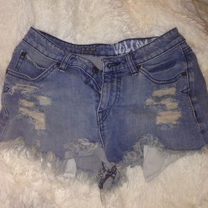 VOLCOM HIGH WAISTED SHORTS