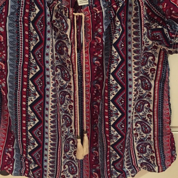 Patterned top - Picture 2 of 3