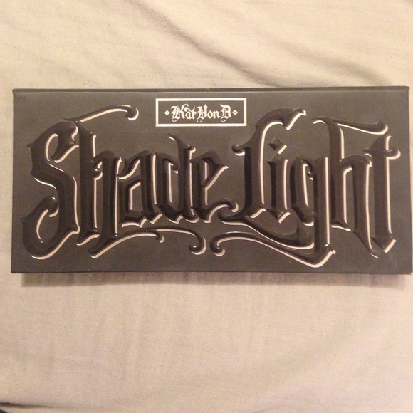 Kat Von d shade light contour palette.