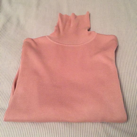 Top, baby pink color