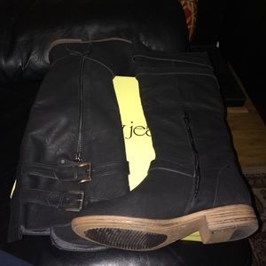 Cathy Jean black boots