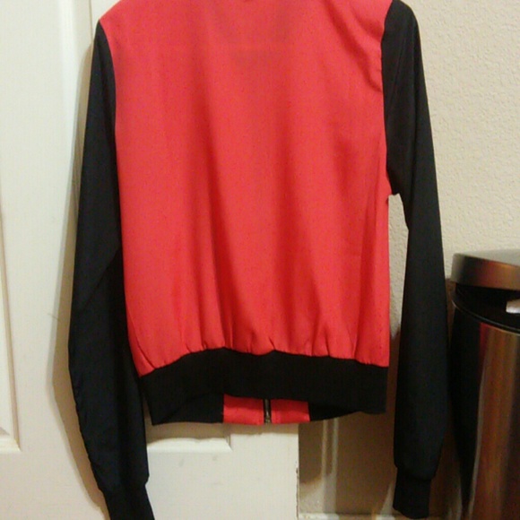 Red in style jacket - Picture 4 of 4