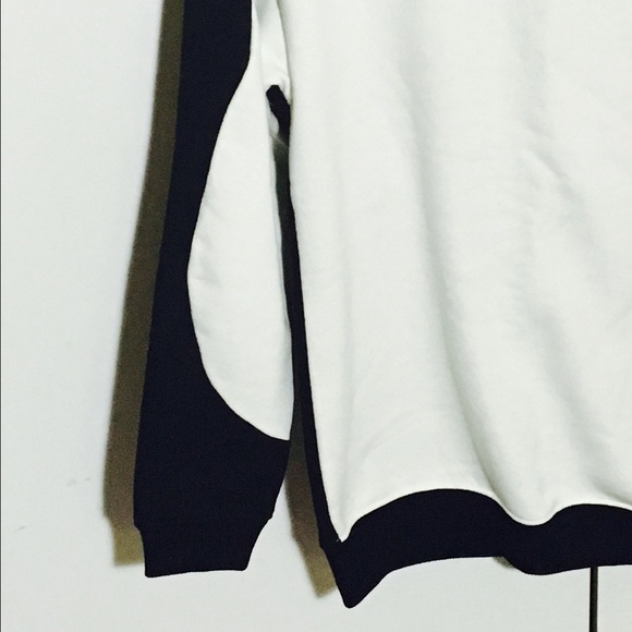 F21 loose penguin sweater - Picture 3 of 4