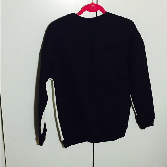 F21 loose penguin sweater - Picture 4 of 4