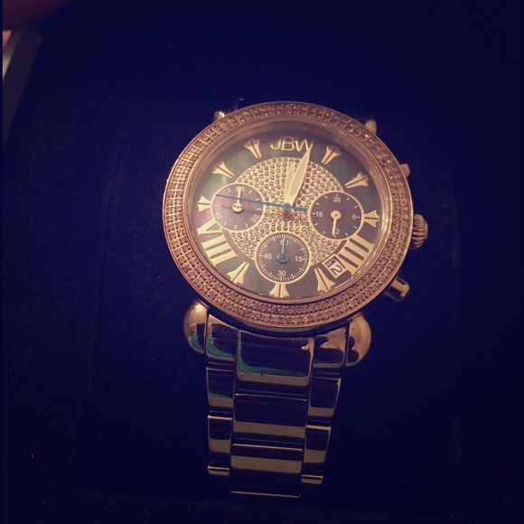 Beautiful gold and 💎⌚️