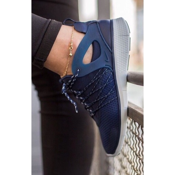 Nike Shoes - Nike Free Viritous Sneakers