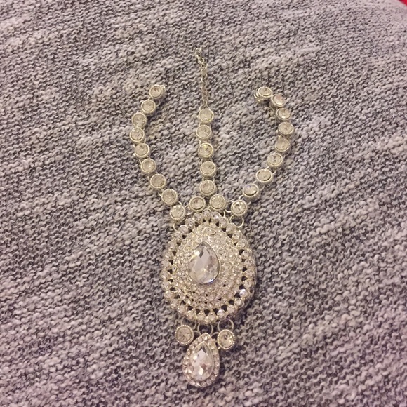 Headpiece - Picture 2 of 4