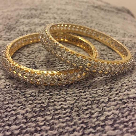 Jewelry - Bangles