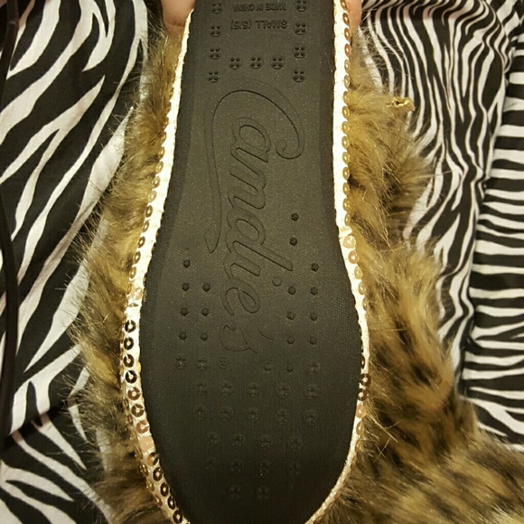 Leopard print fuzzy booties - Picture 2 of 4