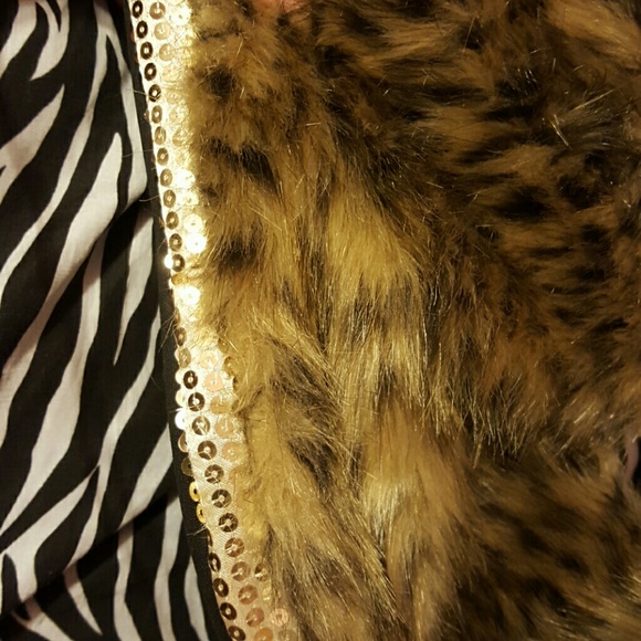 Leopard print fuzzy booties - Picture 3 of 4