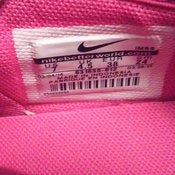 Nike shoes - Picture 4 of 4