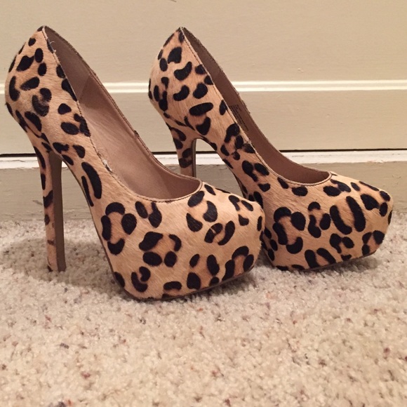 Steve Madden Leopard  Heels