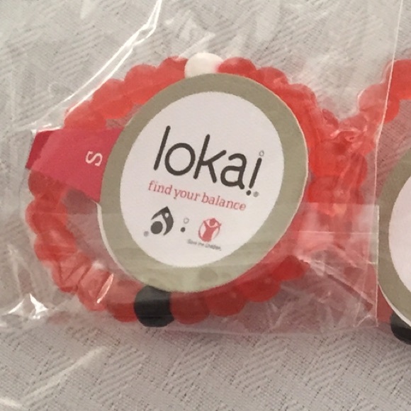 Small red Lokai