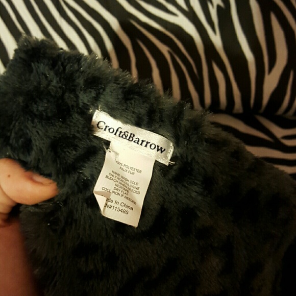 Fuzzy scarf - Picture 3 of 4