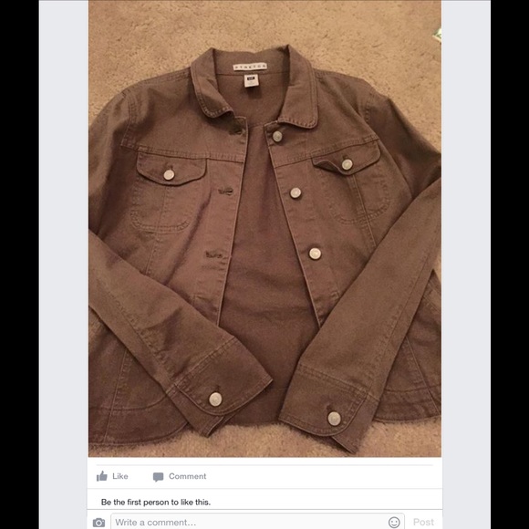 Tan GAP long sleeved jacket