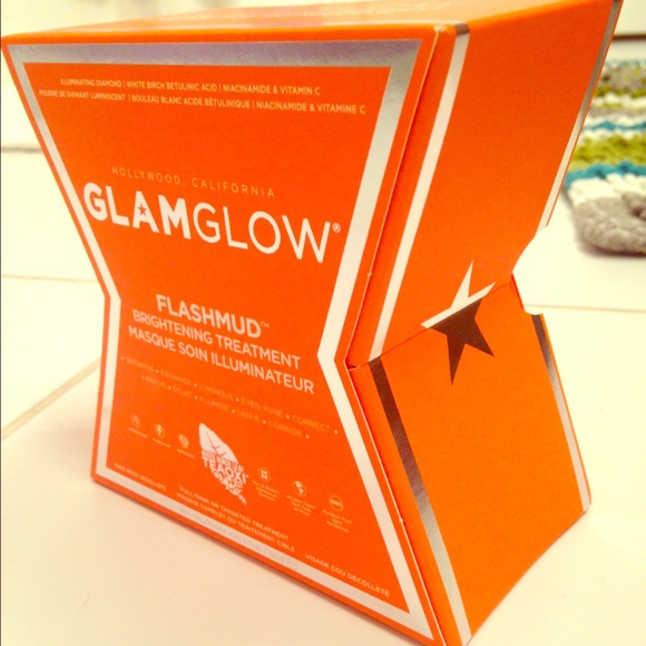 GLAMGLOW Flashmud Brightening Mask
