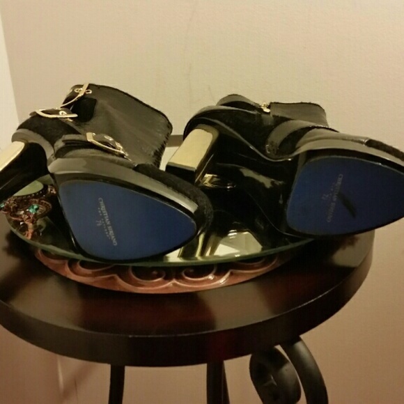 Ankle Boot with Gold Hell - Picture 2 of 4