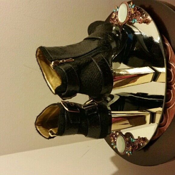 Ankle Boot with Gold Hell - Picture 3 of 4