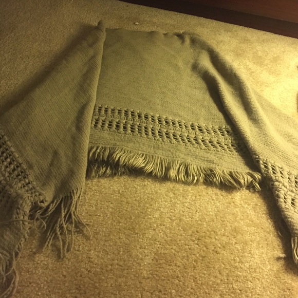 One- size poncho