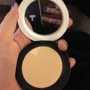 Calvin Klein One Porcelain Pressed Powder