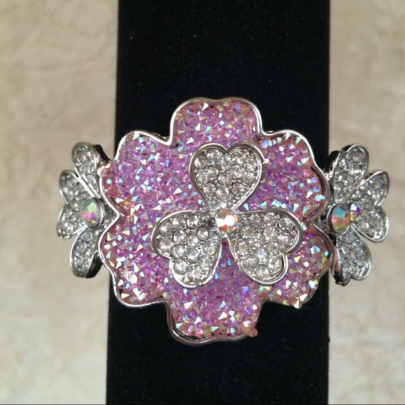 Jewelry - SALE!💕Purple & Clear Crystal Bracelet🎀