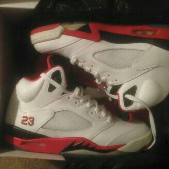 Fire red 5s - Picture 2 of 2