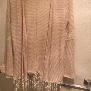 Cream shrug 🎀🛍