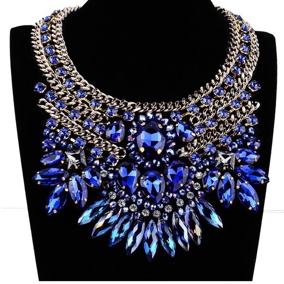 Jewelry - 🎉😍HP!!😍🎉 Cobalt statement necklace