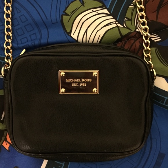 Michael kors crossbody