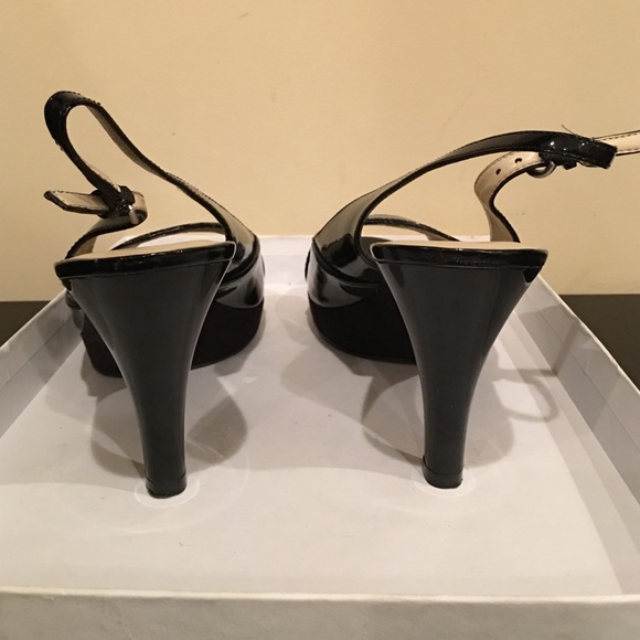 Black lacquer sandals - Picture 3 of 4