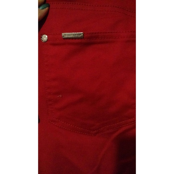 Red pants ! - Picture 2 of 3