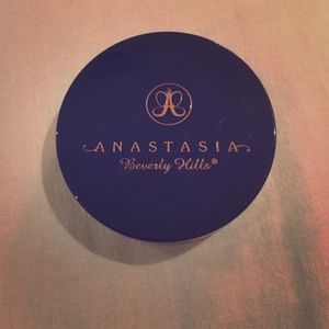 Anastasia Beverly Hills Illuminator Compact