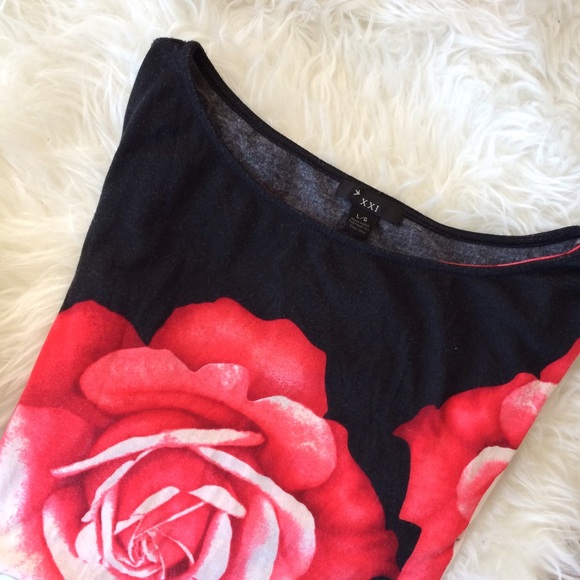 Forever 21 Rose Patterned Top - Picture 3 of 3