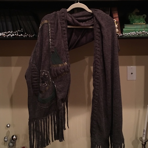 Scarf - Picture 2 of 3