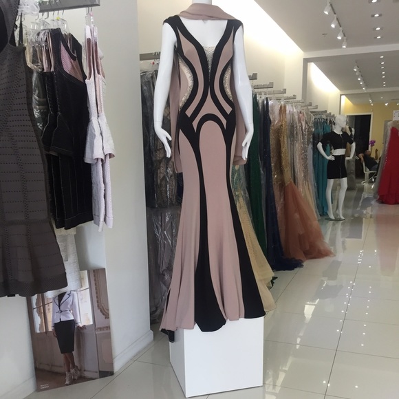 Sivalia Couture gown - Picture 2 of 4