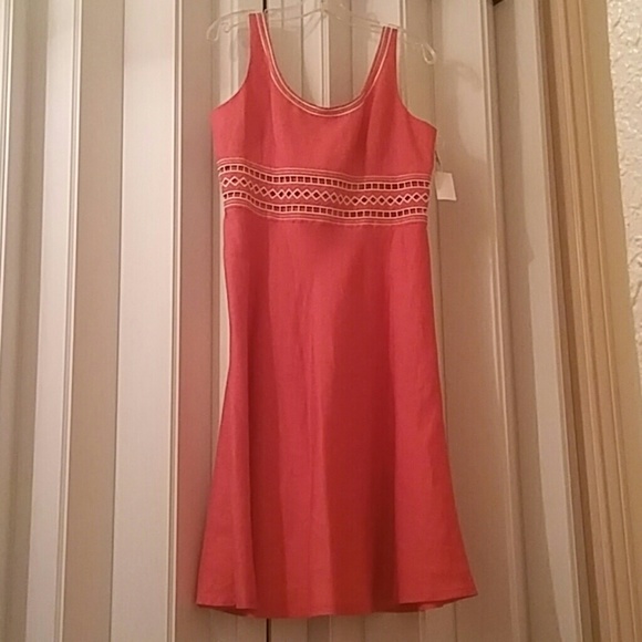 Dress - Picture 3 of 3