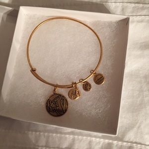 NWOT Alex & Ani bracelet